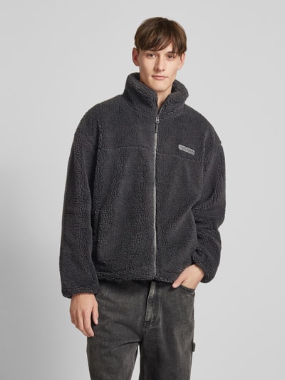 Peek & Cloppenburg REVIEWFleecejacke mit Label-Detail in black Kauf eins, bekomm eins gratis
