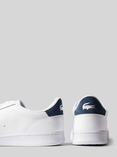 Peek & Cloppenburg LacosteLedersneaker mit Logo-Stitching Modell 'CARNABY' in weiss Vierteljährliche Förderung