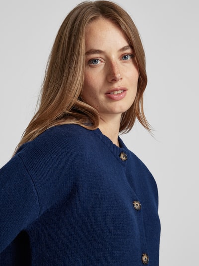 Peek & Cloppenburg Christian Berg WomanStrickjacke aus Wolle mit Rundhalsausschnitt in dunkelblau Sonderangebot der Fabrik
