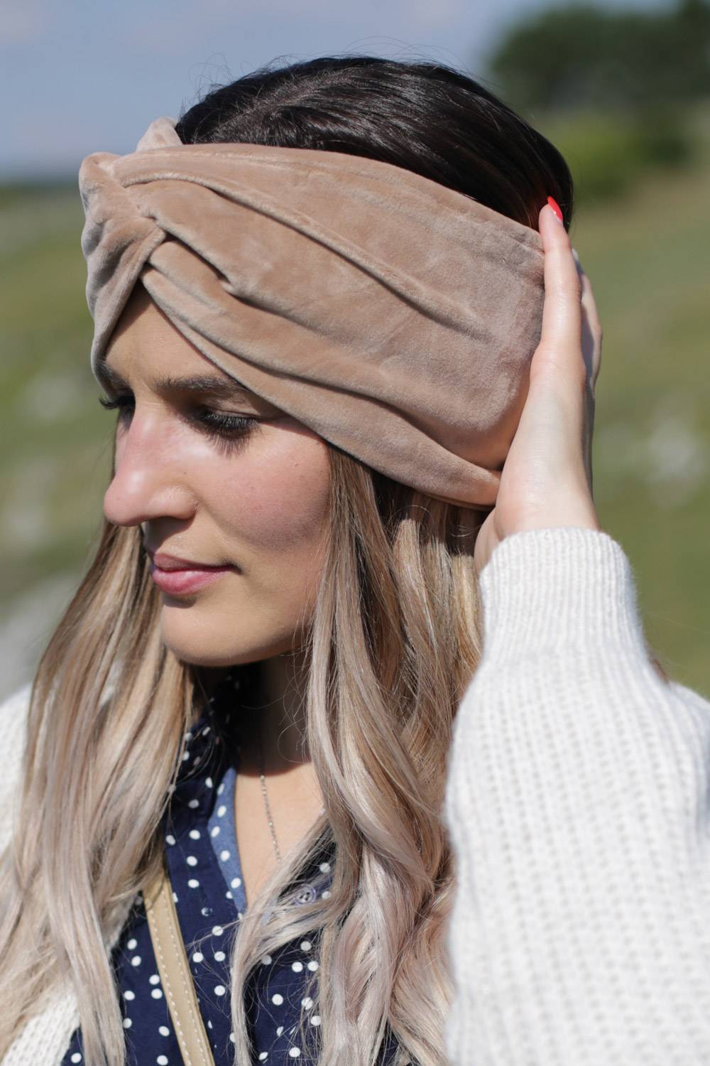 Stylebreaker Samt Stirnband mit Twist Knoten Nur noch ein Tag übrig
