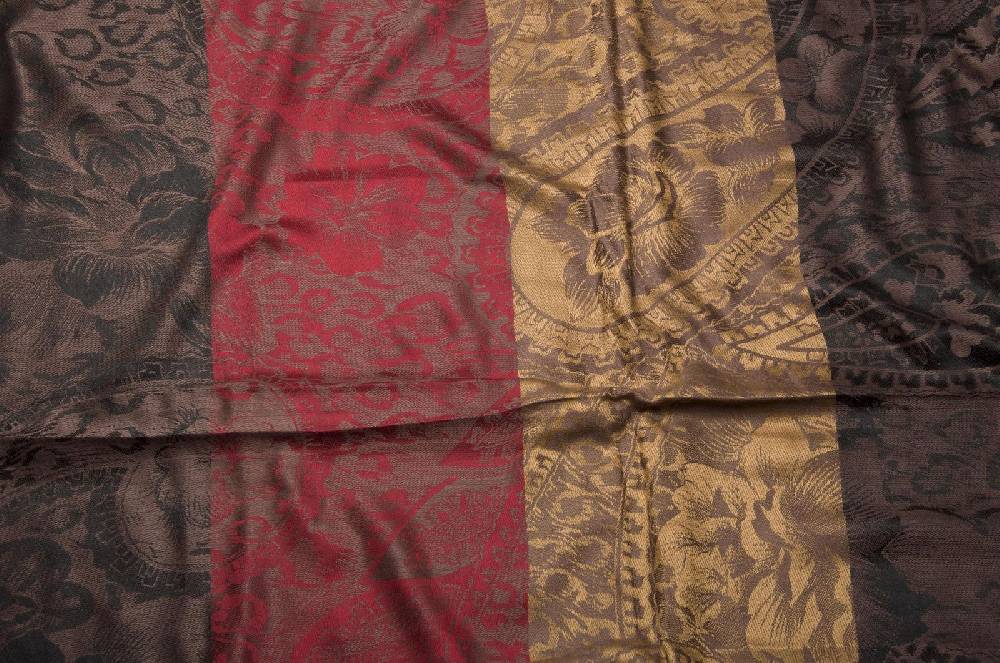 Stylebreaker Loop mit Hibiskus Blüten und Paisley Muster Top Angebot