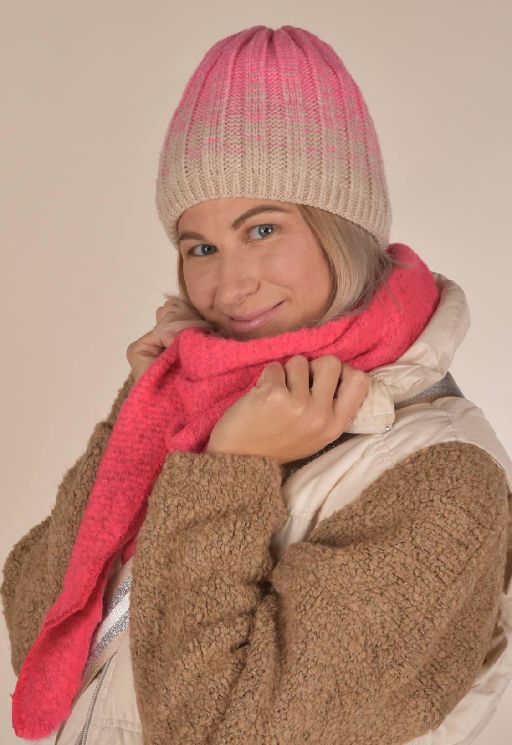 Stylebreaker Strickmütze Farbverlauf mit Thermo-Fleece Letzte 3 Tage