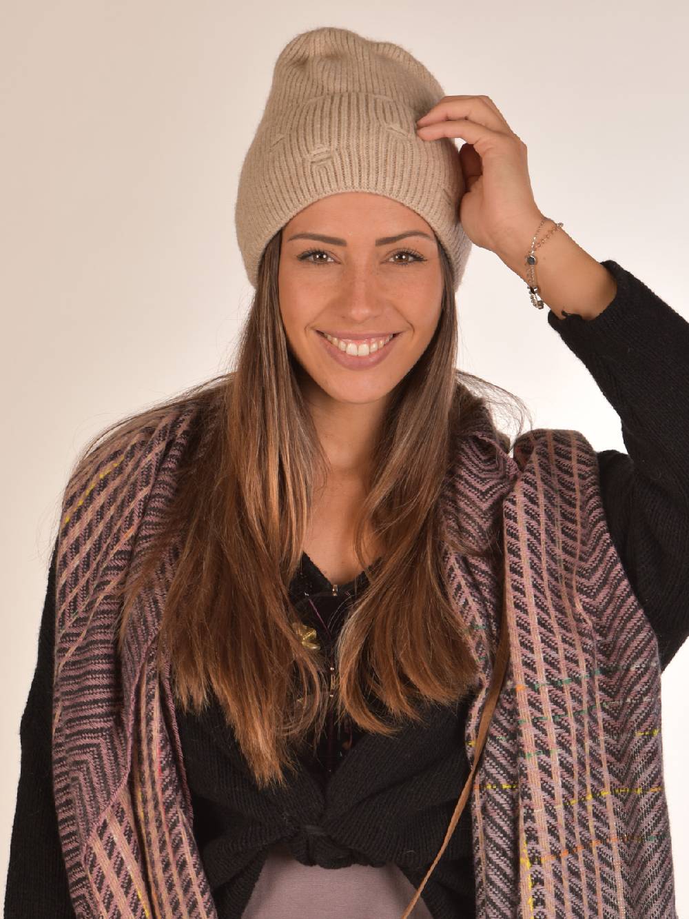 Stylebreaker Strickmütze mit Rippenmuster und Rissen 50% Rabatt für begrenzte Zeit