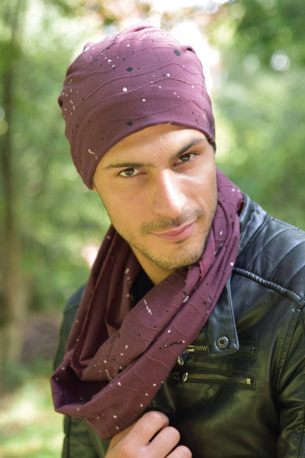 Stylebreaker Beanie Mütze mit Falten und Farbklecksen Letzter Tag