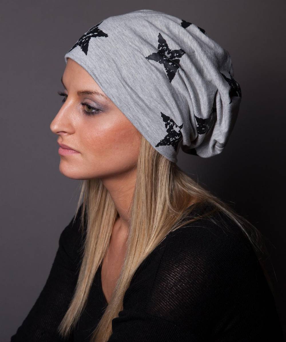 Stylebreaker Beanie mit Sterne Print im Destroyed Look Tägliche Deals