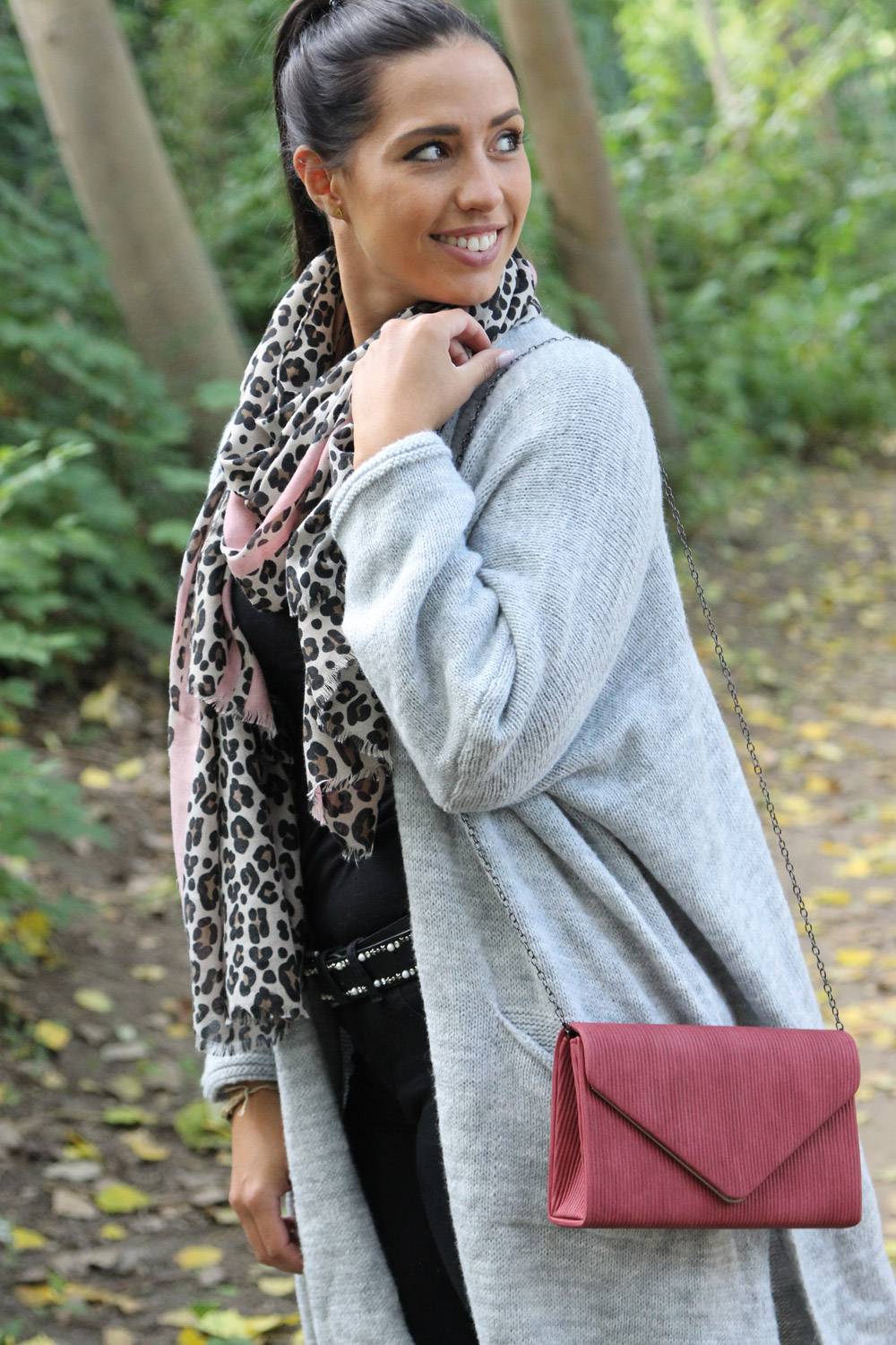 Stylebreaker Weicher Schal mit Leoparden Print und Streifen Heißer Verkauf