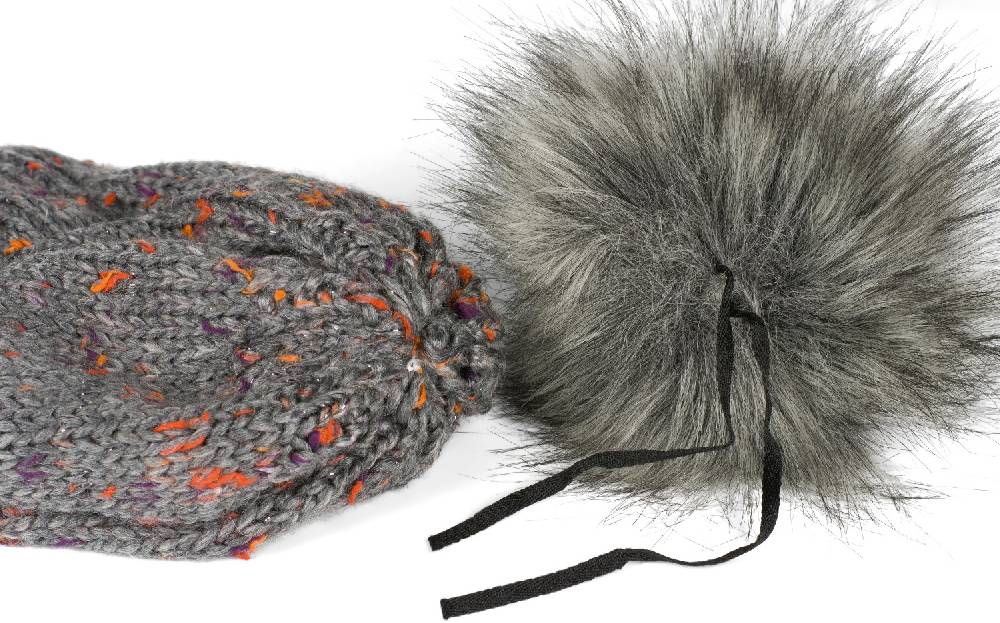 Stylebreaker Bunt gemusterte Bommelmütze mit Glitzerfaden Muttertagsangebot