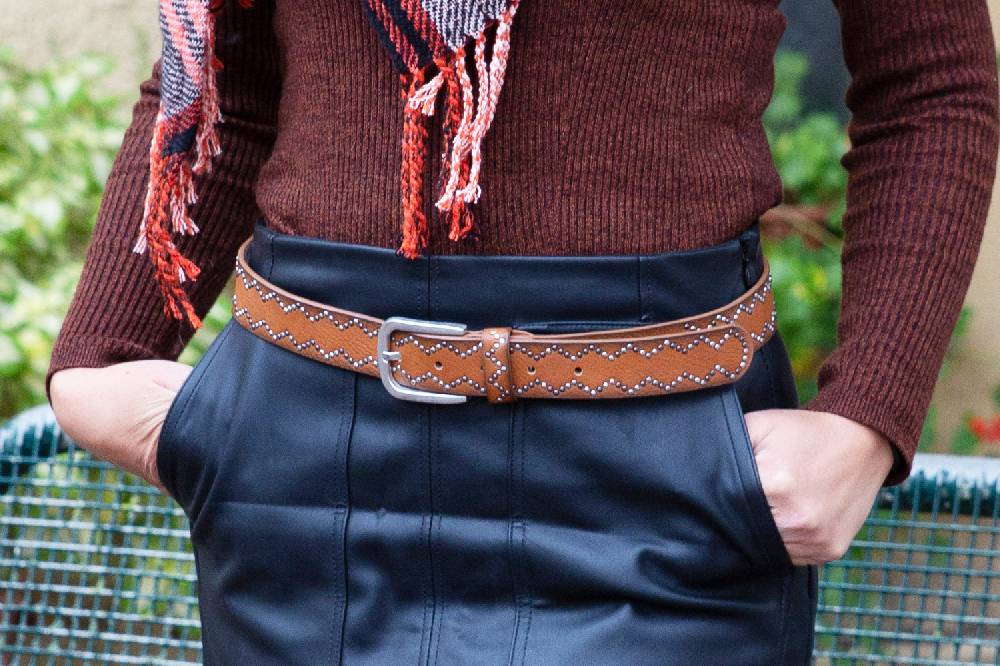 Stylebreaker Nietengürtel mit Nieten im Zacken Muster Jubiläumsangebot