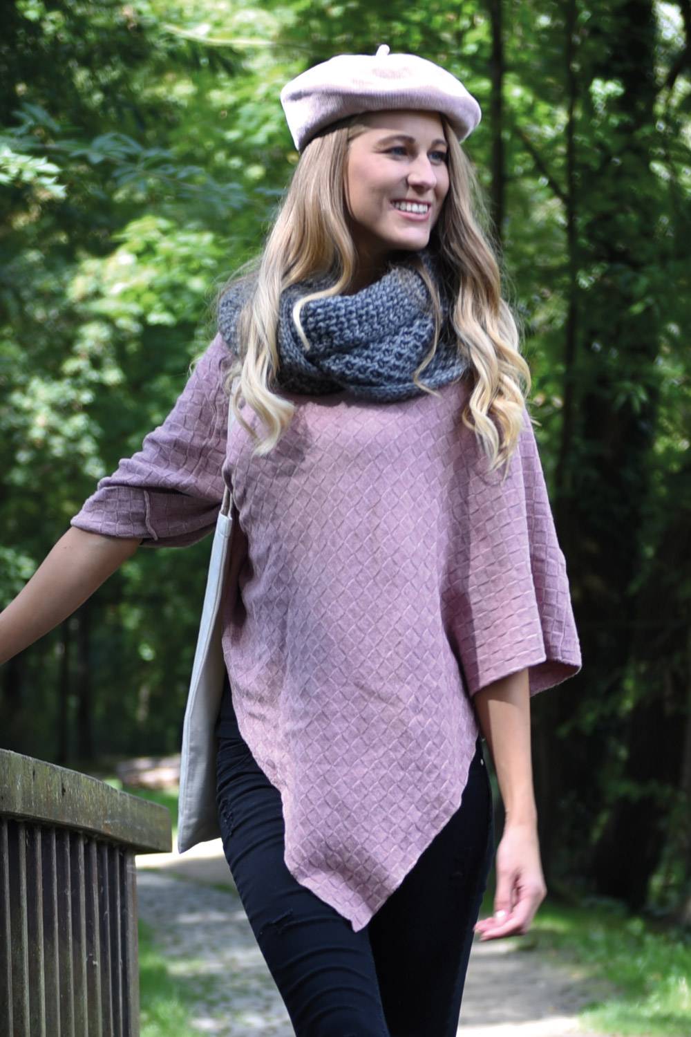 Stylebreaker Feinstrick Poncho mit Karo Schachbrett Struktur Bestseller