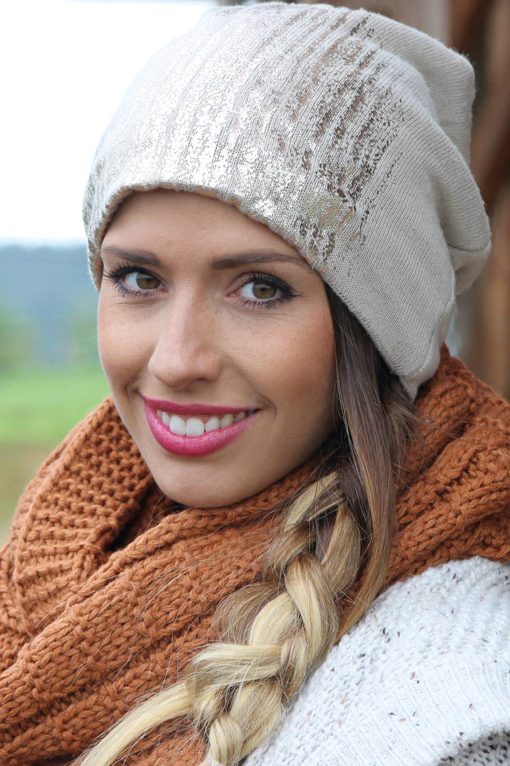 Stylebreaker Feinstrick Beanie mit Metallic Print Preisnachlass