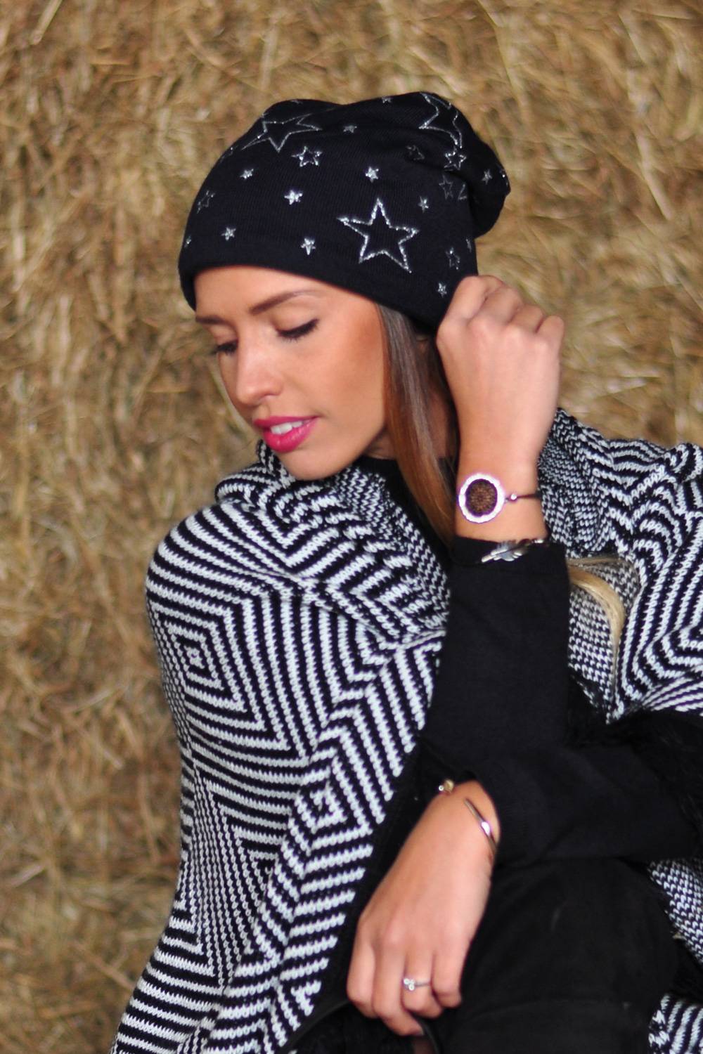 Stylebreaker Feinstrick Beanie mit Glitzer Stern Print Vatertagsangebot
