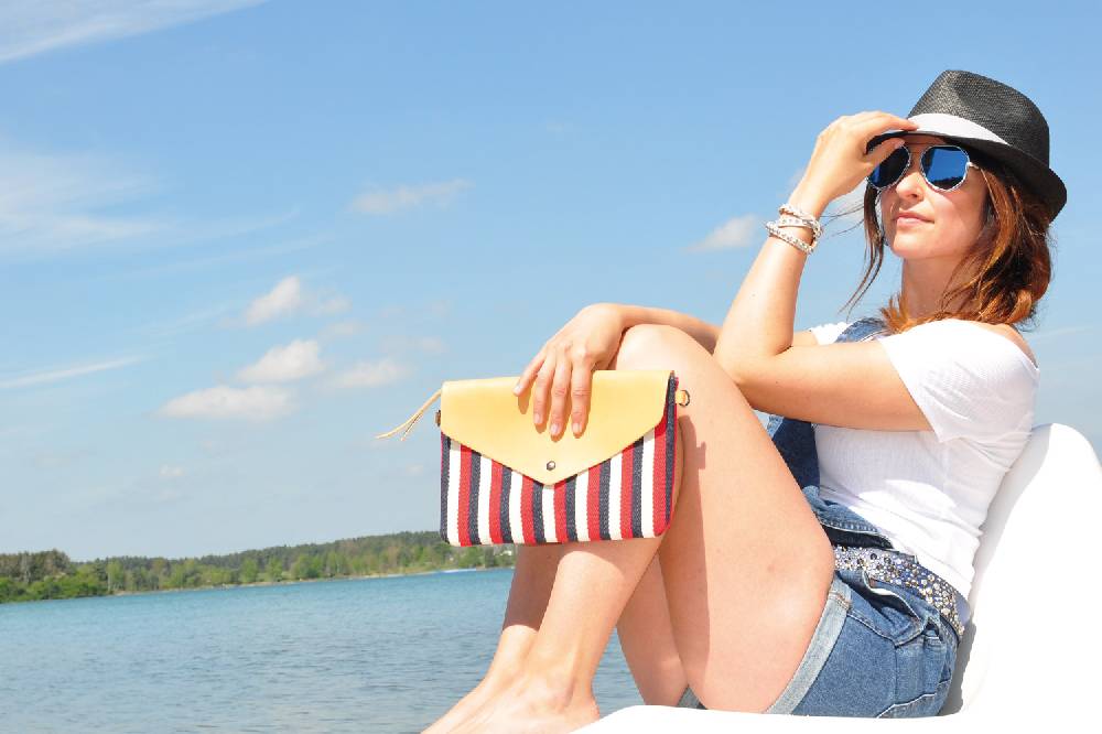 Stylebreaker Envelope Clutch mit Streifen Begrenzt auf 3 Tage