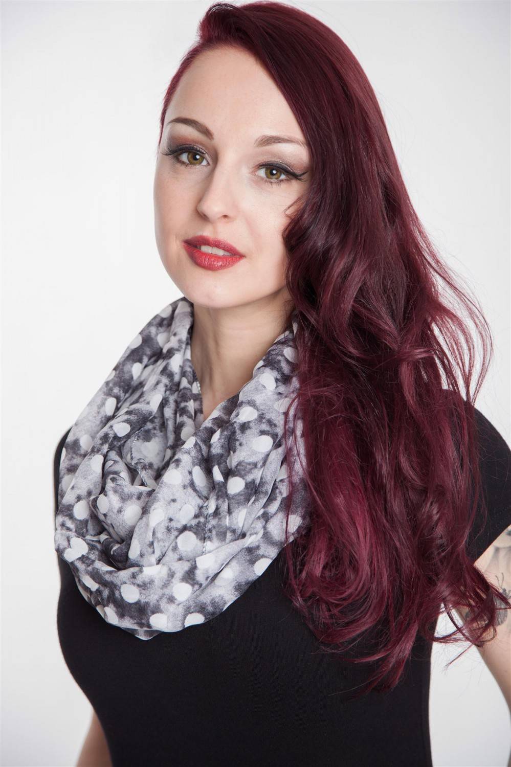 Stylebreaker Seidiger Loop mit Punkte Muster Neueste Mode
