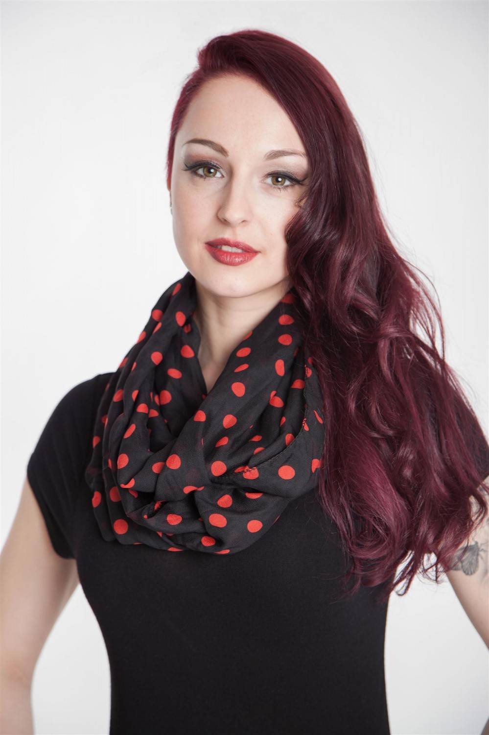 Stylebreaker Seidiger Loop mit Punkte Muster Neueste Mode