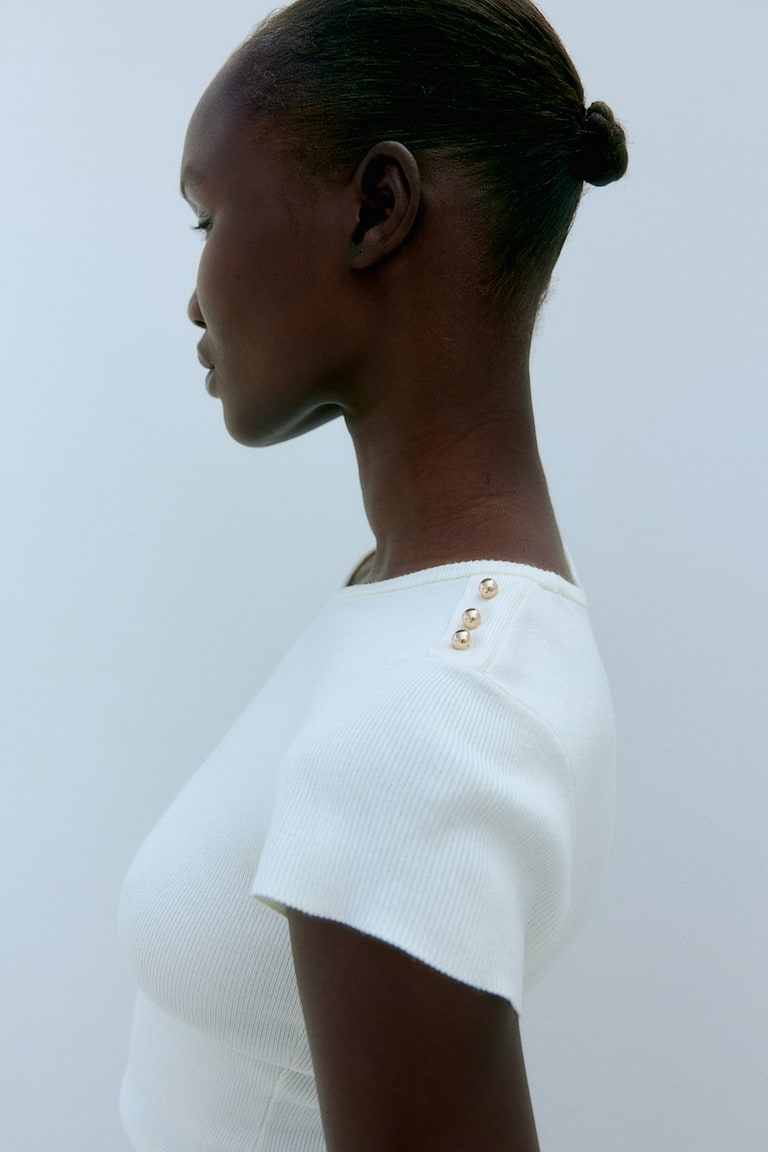 H&M T-Shirt aus Feinstrick Bis zu 50% Rabatt