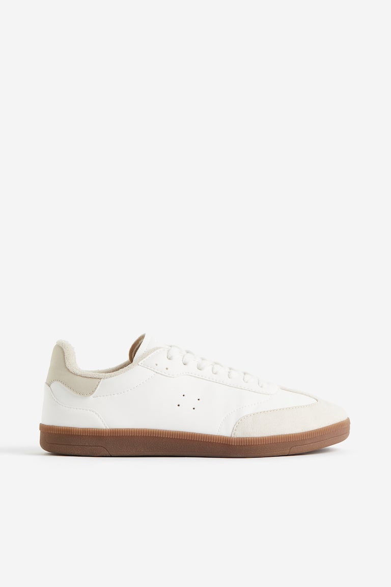 H&M Sneaker Vierteljährliche Förderung