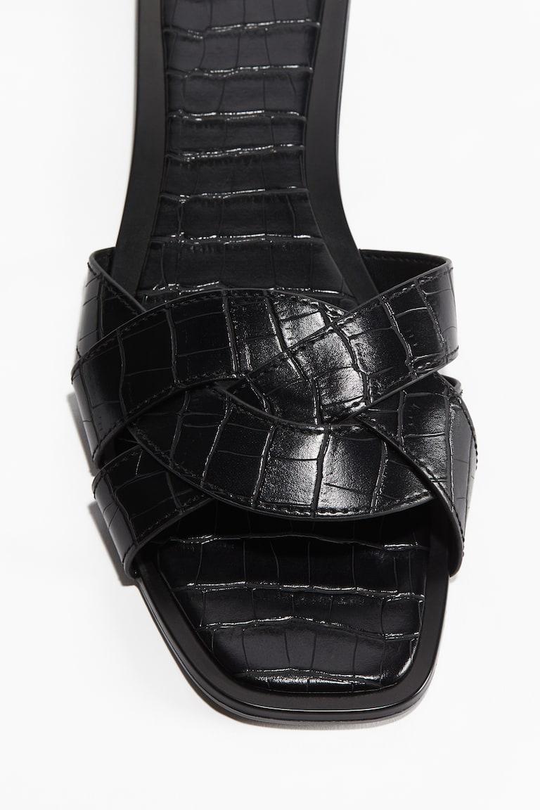 H&M Sandalen mit Flechtriemen Rabatte dieses Monats