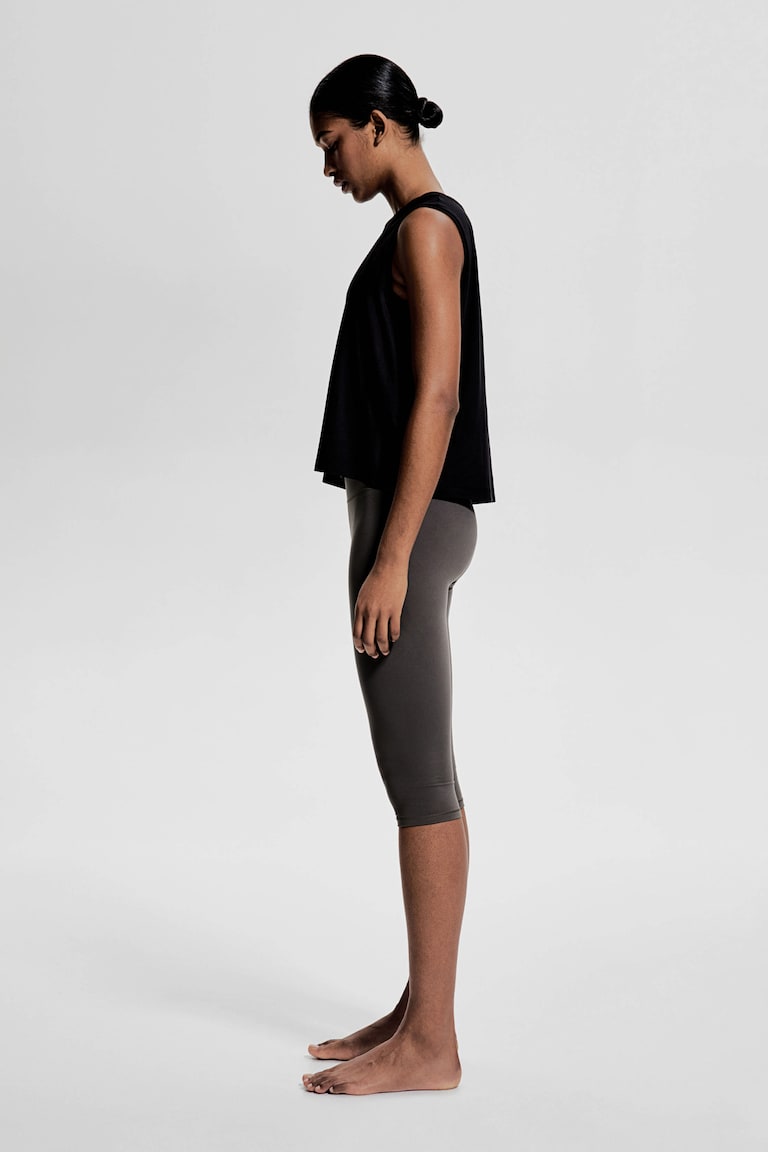 H&M Kastiges Sport-Tanktop mit DryMove™ Wochenangebot
