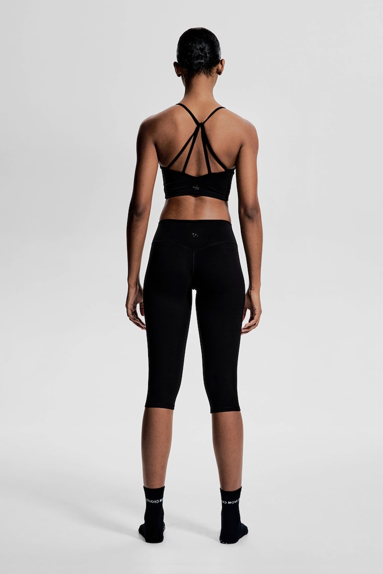 H&M Capri-Sportleggings mit SoftMove™ Bis zu 65% Rabatt
