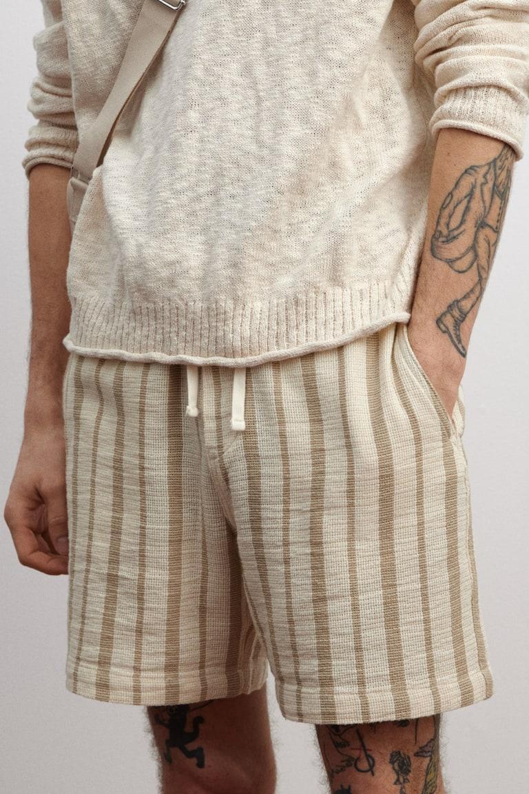 H&M Shorts aus Webstoff in Regular Fit Sonderangebote