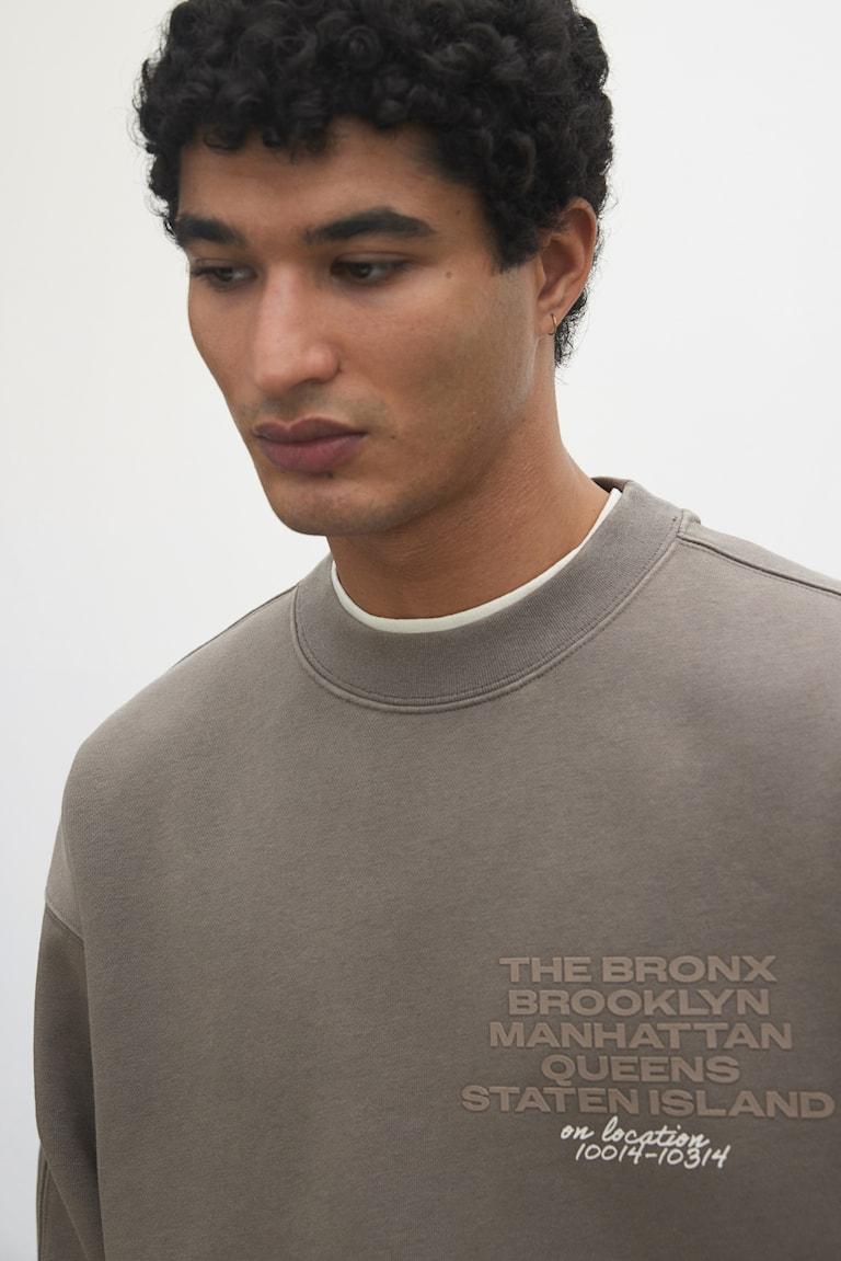 H&M Bedrucktes Sweatshirt in Loose Fit Super Rabatt