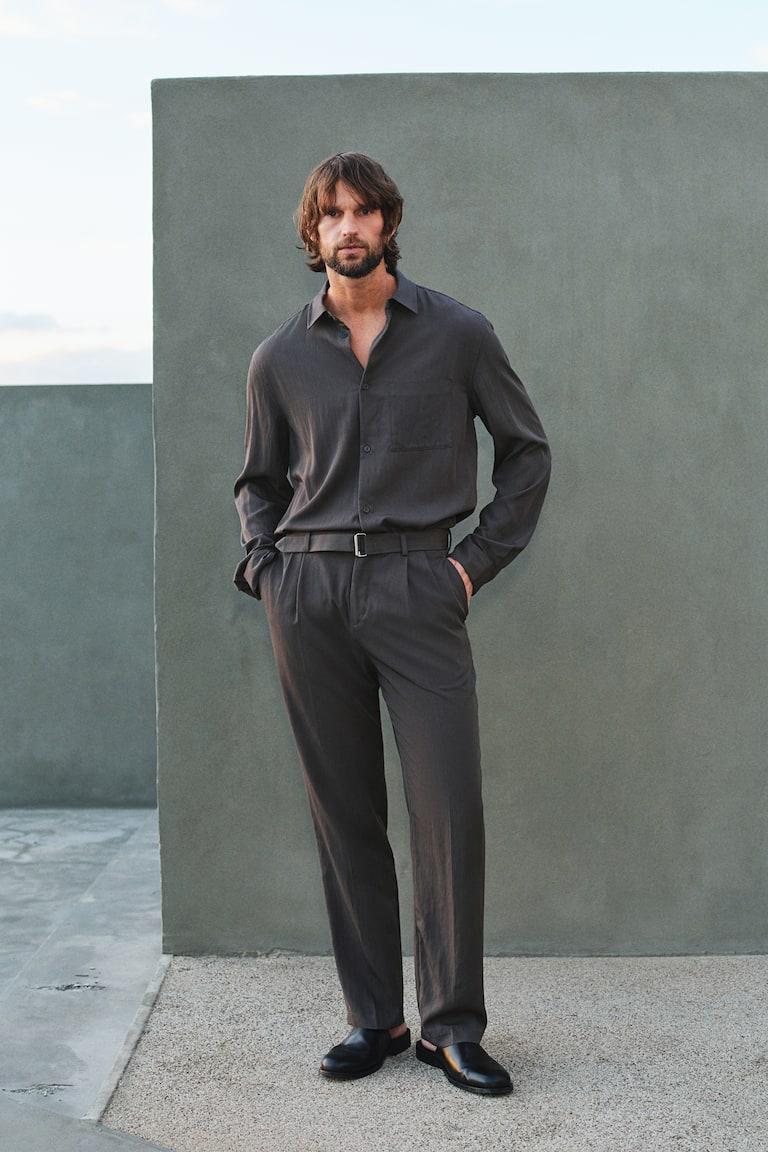 H&M Twillhose mit Gürtel in Regular Fit