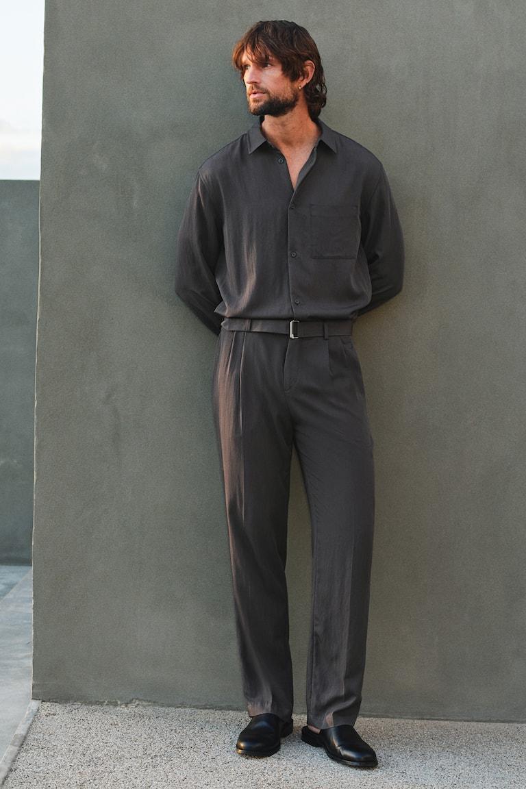 H&M Twillhose mit Gürtel in Regular Fit Auslauf