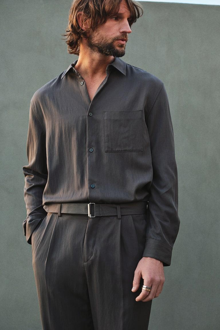 H&M Twillhose mit Gürtel in Regular Fit Auslauf