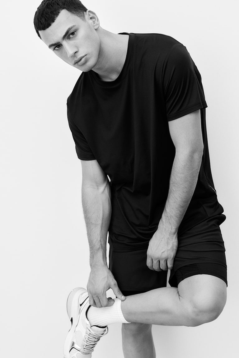 H&M Sportshirt mit DryMove™ in Regular Fit Jubiläumsangebot