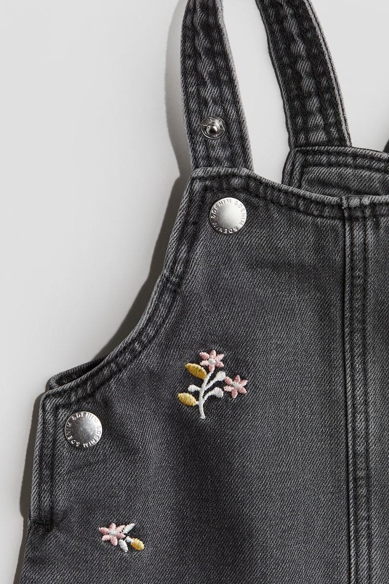H&M Latzkleid aus Denim Vierteljährliche Förderung